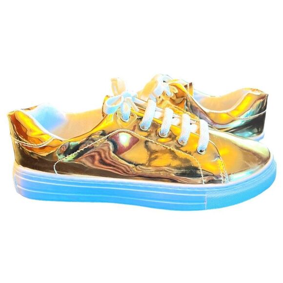 Qupid Gold Metallic Low Top Sneakers Size 7Y - Picture 2 of 5